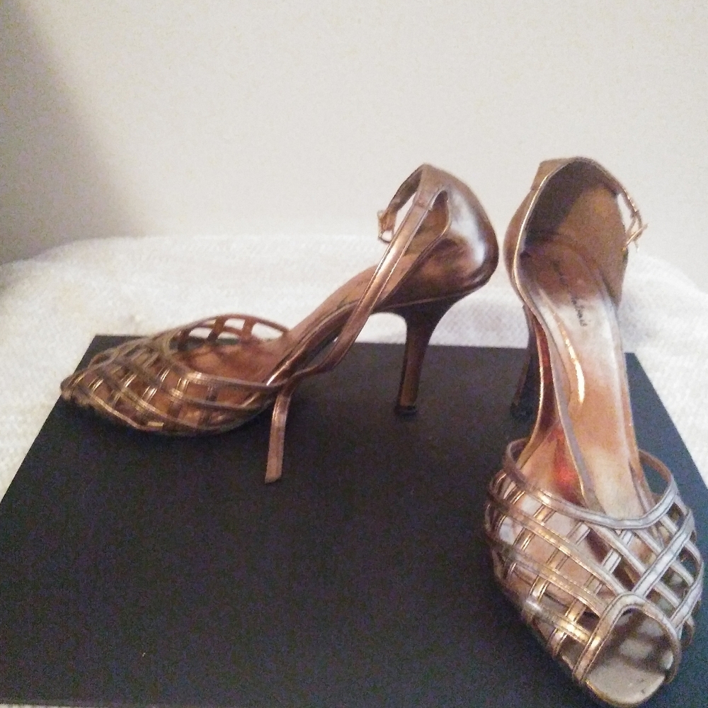 Copper heels